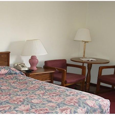 Red Carpet Inn Hillsville Zimmer foto